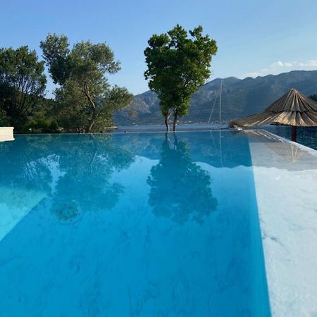 Blue Water Apartment Zrnovo Bagian luar foto