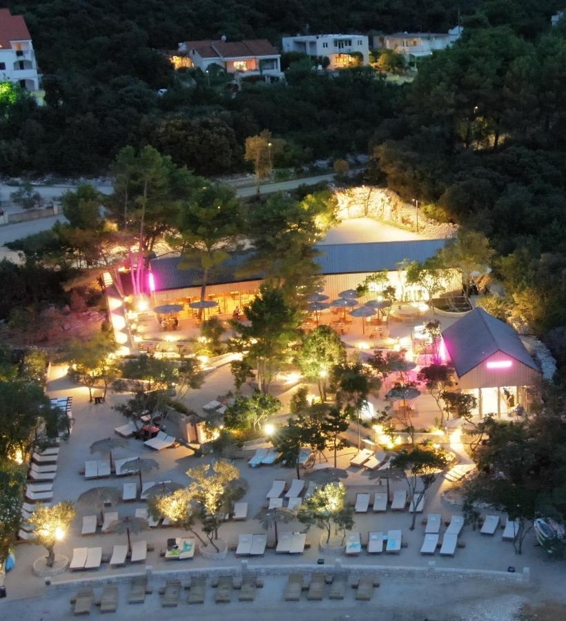 Blue Water Apartment Zrnovo Bagian luar foto