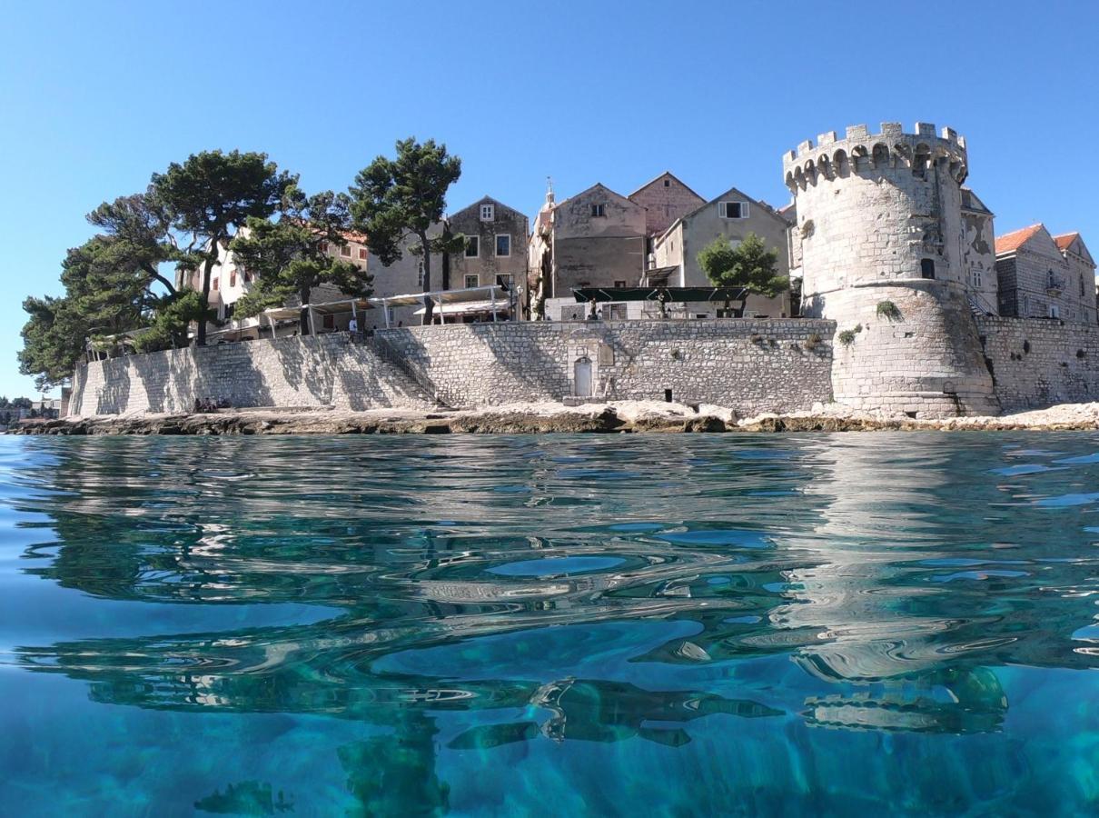 Blue Water Apartment Zrnovo Bagian luar foto