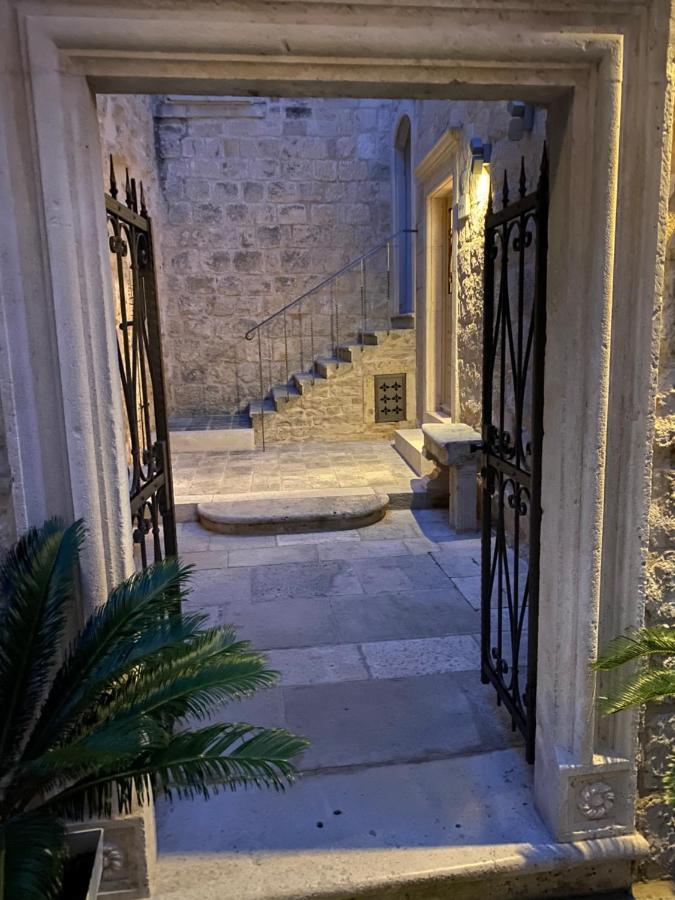 Blue Water Apartment Zrnovo Bagian luar foto