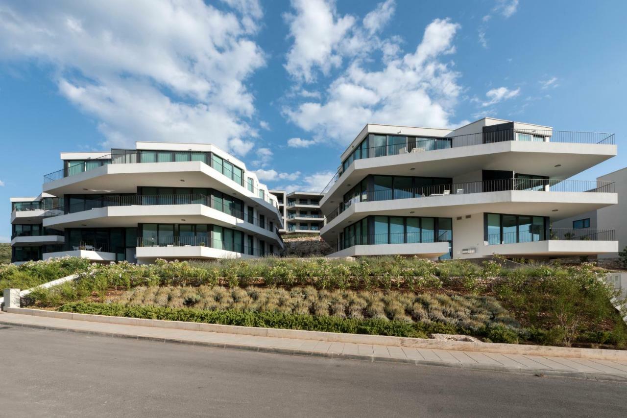 Blue Water Apartment Zrnovo Bagian luar foto