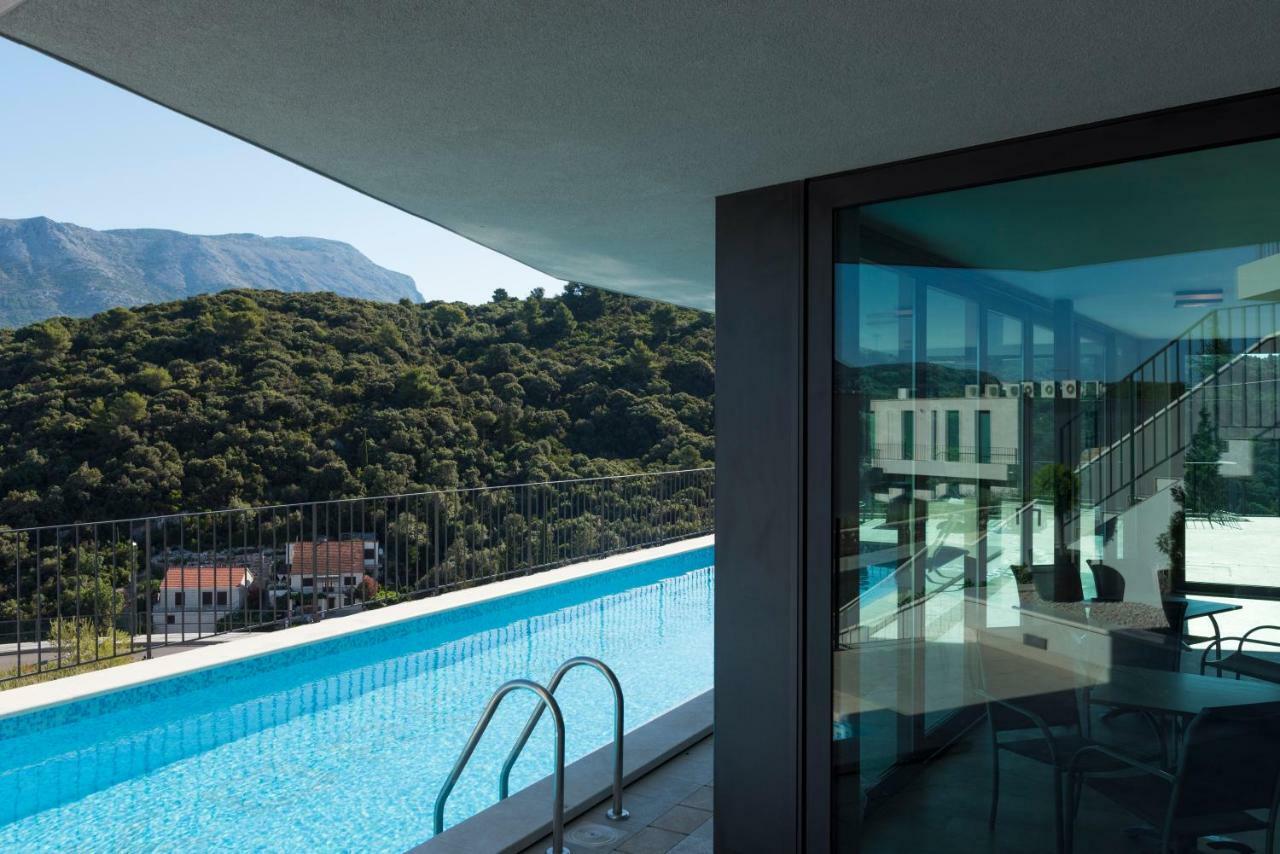 Blue Water Apartment Zrnovo Bagian luar foto